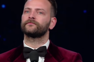 «Roma ti ricatta: se vuoi stare nella città più bella al mondo devi sopportare la mondezza fuori dai secchioni» item-thumbnail