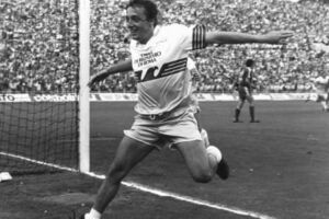 Sarri, come Fiorini, può entrare nella storia della Lazio e nel cuore dei laziali item-thumbnail