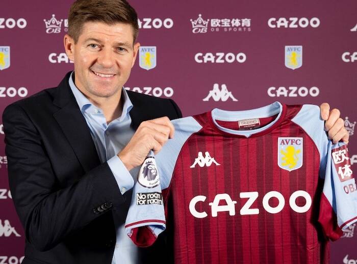 Aston Villa, le multe di Gerrard: 50 sterline se si fa la doccia senza infradito, 100 se non si sparecchia