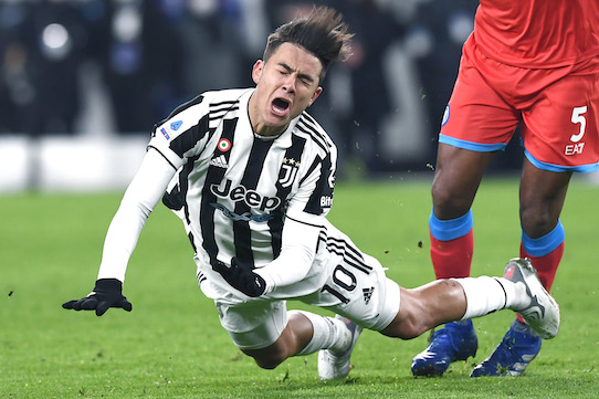 Gazzetta: la Juventus temporeggia perché non è convinta di continuare con Dybala