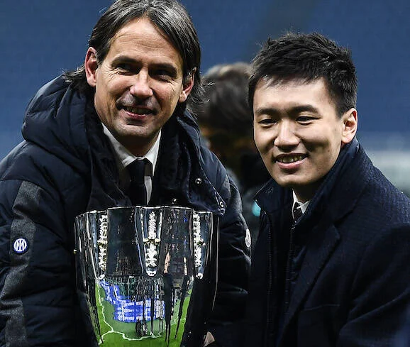 Simone Inzaghi e Zhang Supercoppa italiana Oaktree Inter