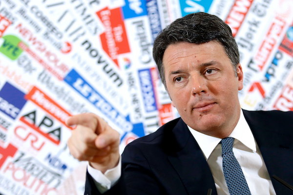 Renzi: «Spalletti dorme su un materasso a Castel Volturno per stare vicino ai giocatori del Napoli»