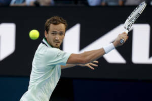 «Idioti, perché non mi amate?». Medvedev è un Djokovic con 19 Slam di meno item-thumbnail
