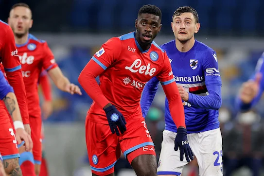 tuanzebe fa causa allo united un milione per danni permanenti alla colonna vertebrale e alla carriera