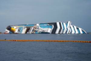 Libero: Schettino uscirà dal carcere, lavorerà alla digitalizzazione del processo per la strage di Ustica item-thumbnail