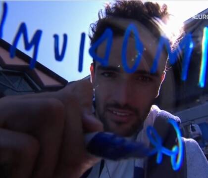Berrettini vince col mal di pancia e scrive sulla telecamera «Imodium grazie» (VIDEO)