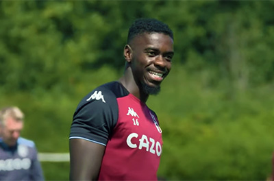 De Laurentiis annuncia Tuanzebe al Napoli: «Benvenuto Axel» De Laurentiis annuncia Tuanzebe al Napoli: «Benvenuto Axel»