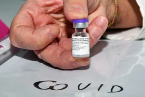 no vax Naomi Klein