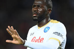 Koulibaly: «Non c’era nessun rigore, ma il regolamento è così, appena metti una mano fischiano» item-thumbnail