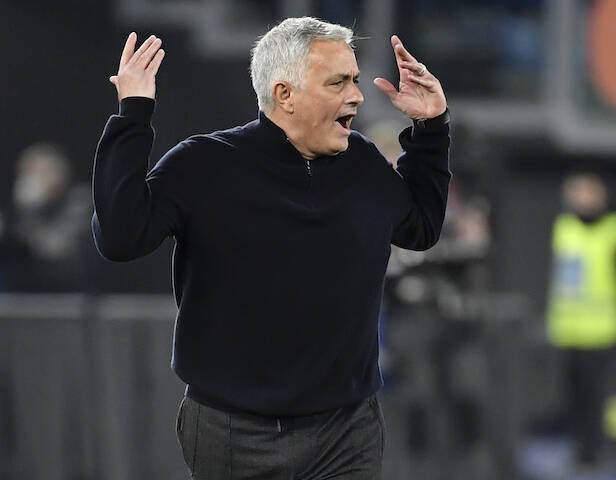 Mourinho: «La Roma oggi è più pragmatica. Nel momento di difficoltà ha reagito bene»