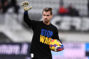 Spezia-Roma, lo Spezia in campo con i colori dell’Ucraina item-thumbnail