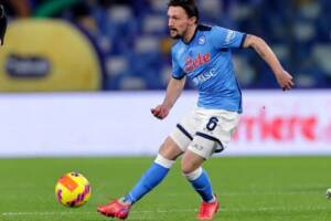 Cagliari-Napoli, CorSport e Gazzetta concordano: non c’è rigore, Mario Rui subisce fallo da Altare item-thumbnail