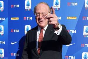 Per La Verità, Scaroni ha scaricato Bonomi e sta con Bini Smaghi item-thumbnail