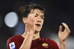Shomurodov: «In Uzbekistan funziona tutto per sette giorni. Qui il sabato e la domenica tutti riposano» item-thumbnail