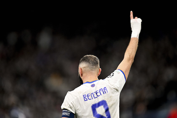 Real Madrid, per la prima volta dal 2019 Benzema gioca senza fasciatura alla mano