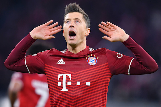 Il presidente del Bayern: «Lewandowski ha un contratto fino al 2023 e giocherà con noi fino ad allora»