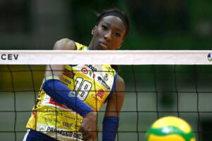 Paola Egonu lascia l’Italvolley per colpa del razzismo: «Stanca di rappresentare persone del genere» item-thumbnail
