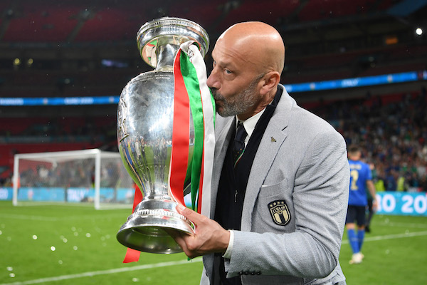 Vialli, il dibattito sui farmaci nel calcio e l’irrilevanza del giornalismo di relazione