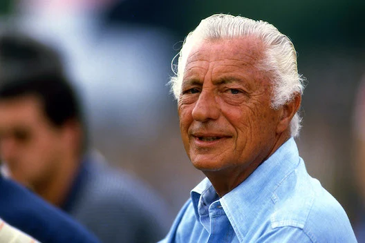 Greggio attacca la Juventus: “Anche stasera Giovanni e Umberto Agnelli non riposeranno in pace”