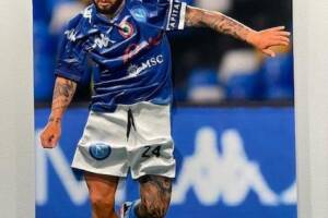 Un Insigne in pelle, di un metro e mezzo. Lo hanno realizzato gli studenti di Solofra item-thumbnail