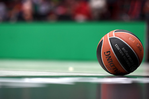 Dal 1 Maggio stop alle mascherine, ma non per le competizioni sportive al chiuso Dal 1 Maggio stop alle mascherine, ma non per le competizioni sportive al chiuso
