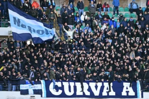 tifosi Napoli lo stadio di Napoli Il Napoli Inter-Napoli vietata ai residenti in Campania Curva A De Laurentiis