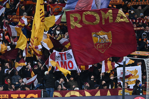 Il Tempo: «Allo stadio Maradona numeri desolanti, l’entusiasmo di Roma non ha eguali in Italia»
