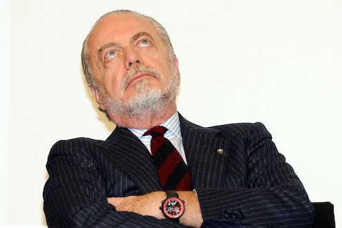 De Laurentiis e Dazn: «La tv che manda in onda la Serie A in ritardo e con qualità scarsissima»