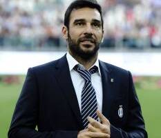 Edoardo Leo: «Sono il primo laureato nella mia famiglia. Ho appeso il diploma in bagno, sopra la tazza» item-thumbnail