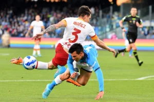 il rigore di Ibanez su Lozano