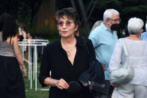 Serena Dandini: «Discendo da una famiglia nobile decaduta, mio padre si era mangiato tutto, tranne lo stemma» item-thumbnail