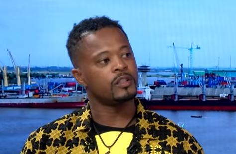 Scrisse sui social «Psg, siete una banda di “checche”», Patrice Evra a processo per insulti omofobi Scrisse sui social «Psg, siete una banda di “checche”», Patrice Evra a processo per insulti omofobi