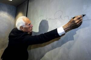 Armani: «Preferisco gli allenatori che vestono in giacca e cravatta, ma Spalletti indossa bene anche la tuta» item-thumbnail