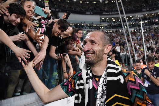 In America Chiellini gioca a fare Pirlo: assist di esterno sinistro di cinquanta metri – VIDEO