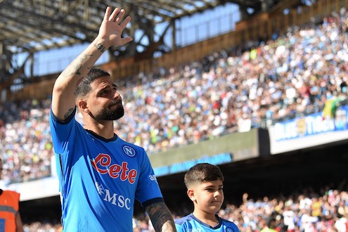 Sul CorMez la festa di addio di Insigne, tra fuochi d’artificio e panini personalizzati con il suo volto