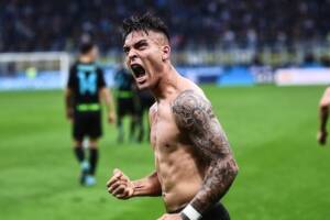 Gazzetta: Lautaro, attenta Inter. Messi lo vuole al Psg e c’è anche lo United item-thumbnail