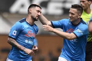 Lotito prepara un’offerta di 20 milioni per Zielinski e 15 per Politano (CorSport) item-thumbnail