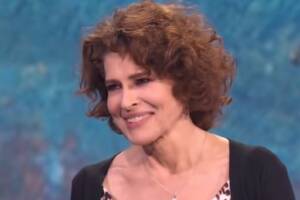 Fanny Ardant: «Trovo vergognoso lamentarsi di invecchiare, bisogna arrivare alla morte con dignità» item-thumbnail