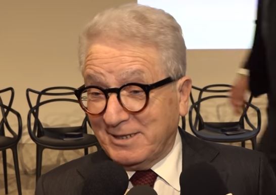 Matarrese a Lega e Figc: «Vi siete incattiviti. Deponete le armi, il calcio non si salva così» Matarrese a Lega e Figc: «Vi siete incattiviti. Deponete le armi, il calcio non si salva così»