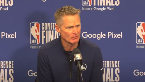Steve Kerr sulla sparatoria in Texas: «Siamo ostaggio di 50 senatori che si rifiutano di votare una legge» Steve Kerr sulla sparatoria in Texas: «Siamo ostaggio di 50 senatori che si rifiutano di votare una legge»
