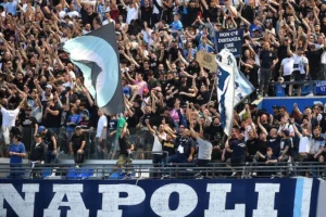 hanno iniziato i tifosi napoli sacchi ultras