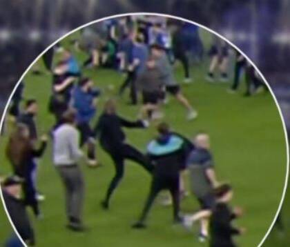 Everton Crystal Palace, un tifoso provoca Vieira, lui lo stende con un calcio (VIDEO)