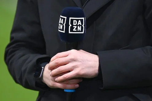 Dazn tratta con i fondi di Serie A per far diventare i club azionisti del broadcast. C’è anche questo dietro le parole di De Laurentiis? Dazn tratta con i fondi di Serie A per far diventare i club azionisti del broadcast. C’è anche questo dietro le parole di De Laurentiis?