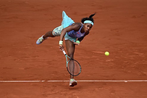 Più pesanti per i maschi, più leggere per le donne: la battaglia dei sessi agli Us Open è una questione di palle Più pesanti per i maschi, più leggere per le donne: la battaglia dei sessi agli Us Open è una questione di palle