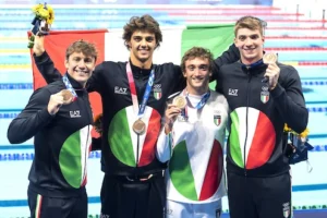 staffetta 4x100. misti nuoto