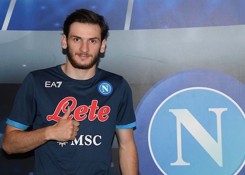 Kvaratskhelia sembra uscire da un cartone animato sul calcio Kvaratskhelia sembra uscire da un cartone animato sul calcio