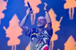 Max Pezzali: «Sono uno sfigato che in parte ha dimostrato che il talento è un concetto sopravvalutato» item-thumbnail