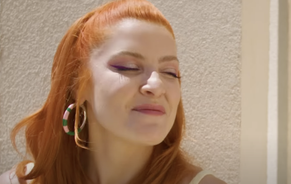 Noemi: «Spogliarmi se vince la Roma? Ma esco cosa, che sono piatta? Non ho il fisico della Ferilli» Noemi: «Spogliarmi se vince la Roma? Ma esco cosa, che sono piatta? Non ho il fisico della Ferilli»