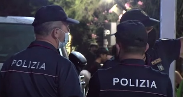 Il Messaggero: a Gallipoli maxi-rissa tra romani e napoletani con spranghe e bastoni Il Messaggero: a Gallipoli maxi-rissa tra romani e napoletani con spranghe e bastoni