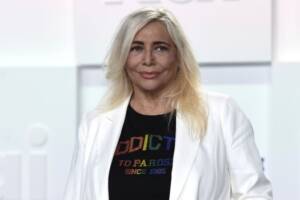 Mara Venier: «Ho avuto un compagno violento che mi picchiava, ha cercato di uccidermi con un coltello» item-thumbnail